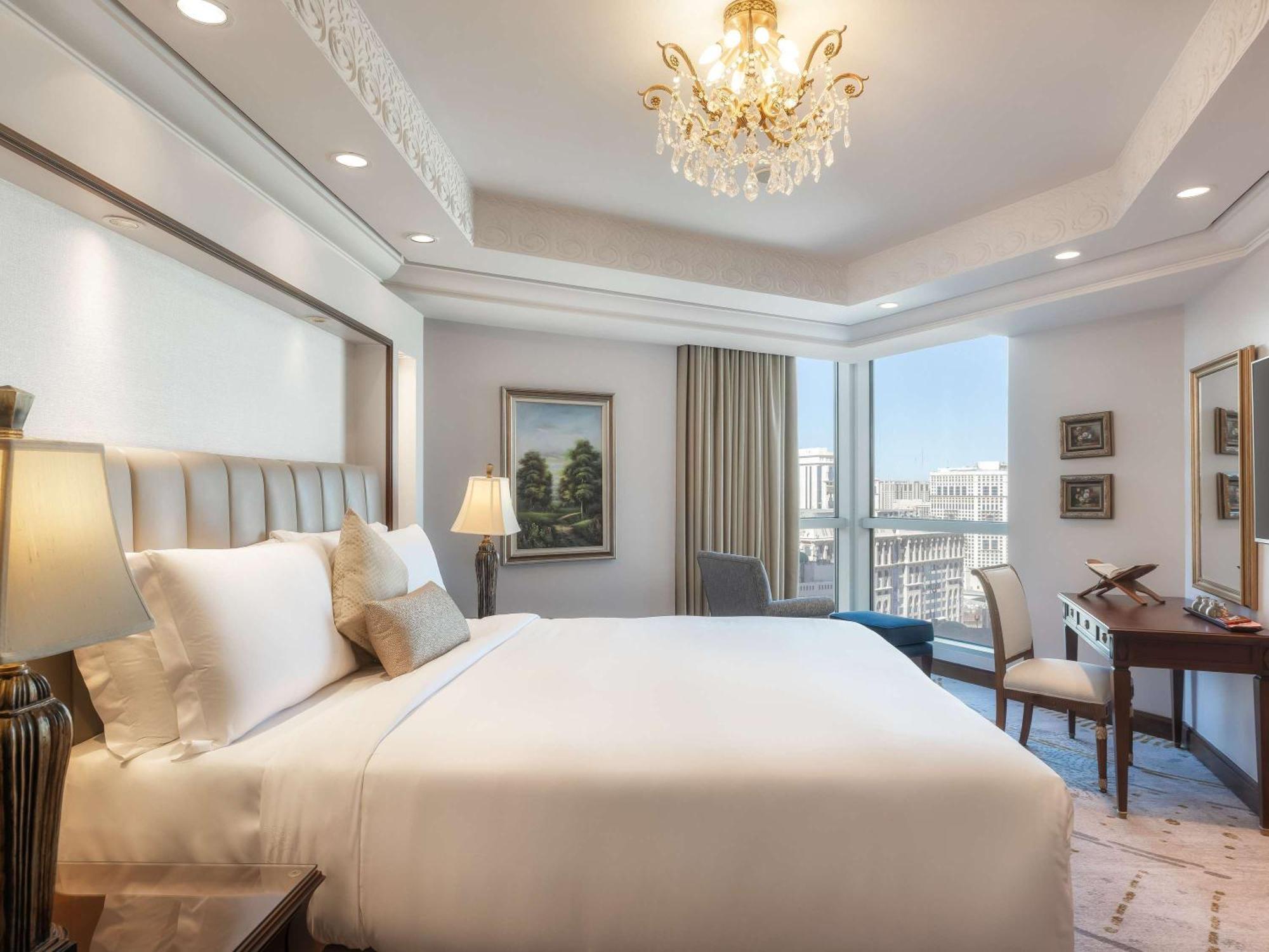 Raffles Makkah Palace Mekka Zewnętrze zdjęcie A bedroom at the hotel